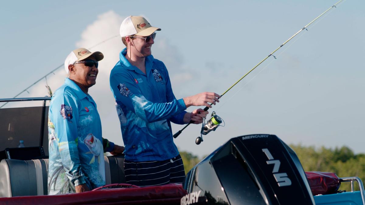 bndlspsb_s001_s001_t002.00_00_33_04.still009