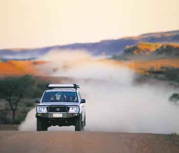 Landcruiser Driving in the NT