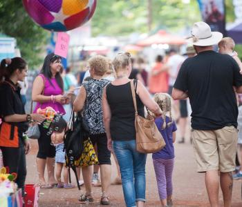 Crowds at Freds Pass Rural Show
