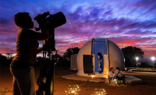 Stargazing with Earth Sanctuary TourismNT
